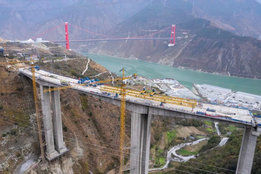 奮戰(zhàn)四季度 大干一百天 | 公司“兩橋一碼頭”項(xiàng)目建設(shè)跑出新速度！